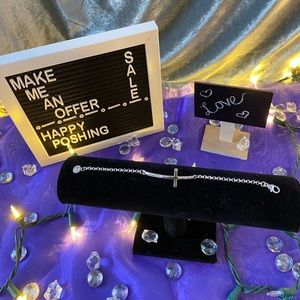 💎7” Silver bracelet with cross. 925 mark💎